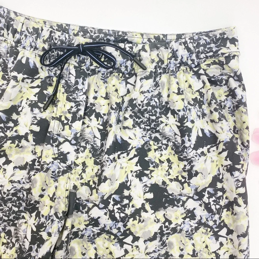 Lululemon Jet Crop Luxtreme Slim Pants: Crosscourt Petal Black Clarity Yellow